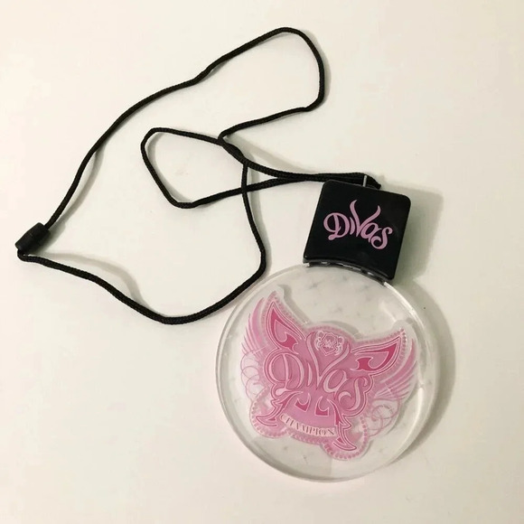 2015  WWE Divas Light Up Toys Wrestling - Picture 1 of 16